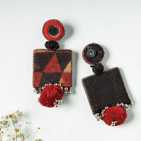Buy Handcrafted Ajrakh Print Beadwork Earrings Online at iTokri.com