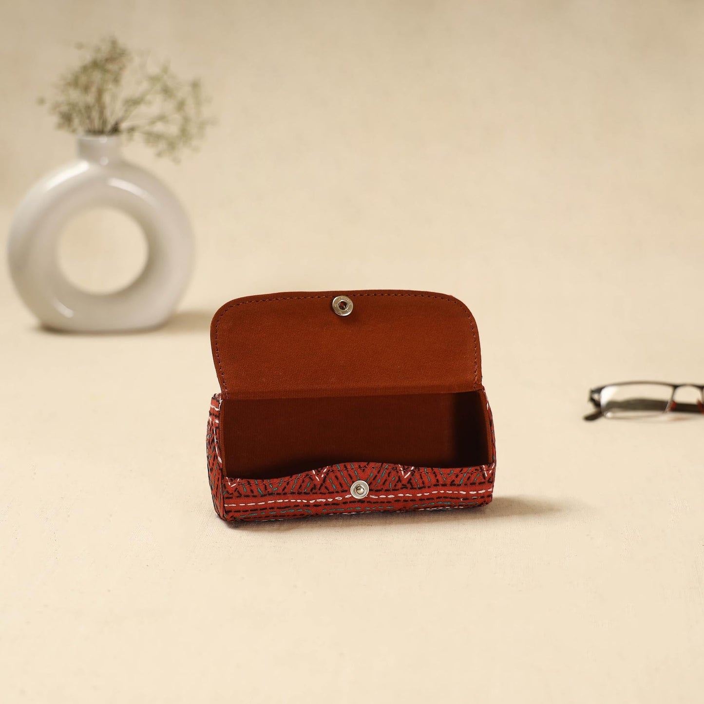 Handcrafted bengal kantha work spectacle case 03