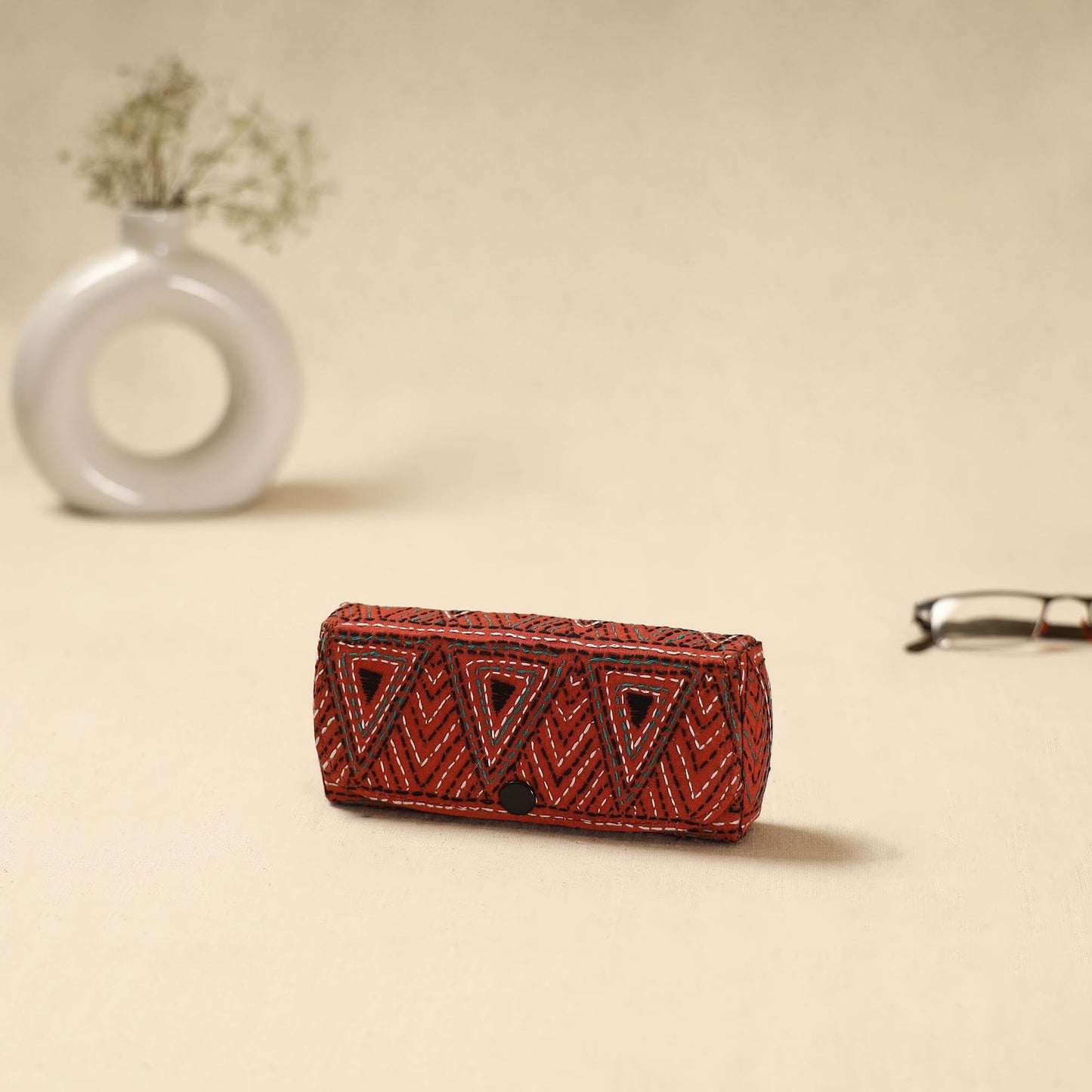 Handcrafted bengal kantha work spectacle case 03
