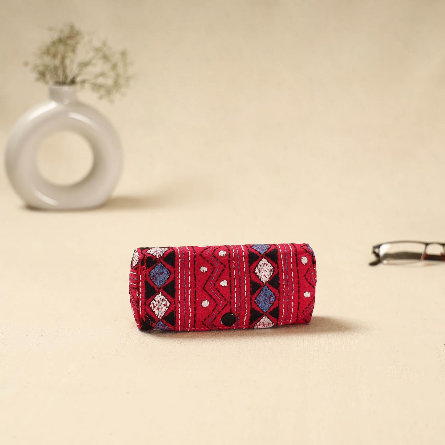 Handcrafted bengal kantha work spectacle case 04