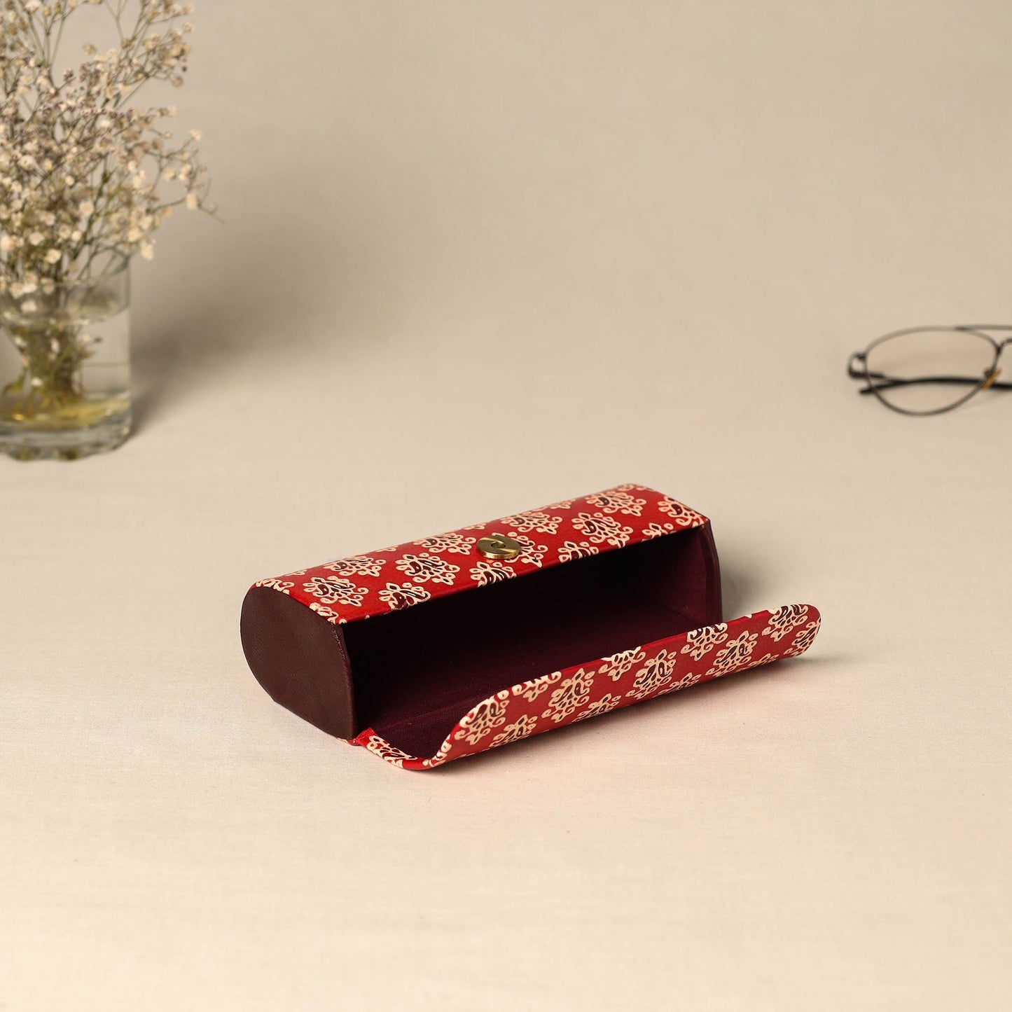 Handcrafted embossed leather spectacle case 01