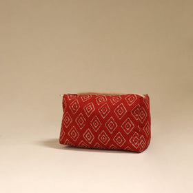 Handcrafted fabric toiletry bag 09