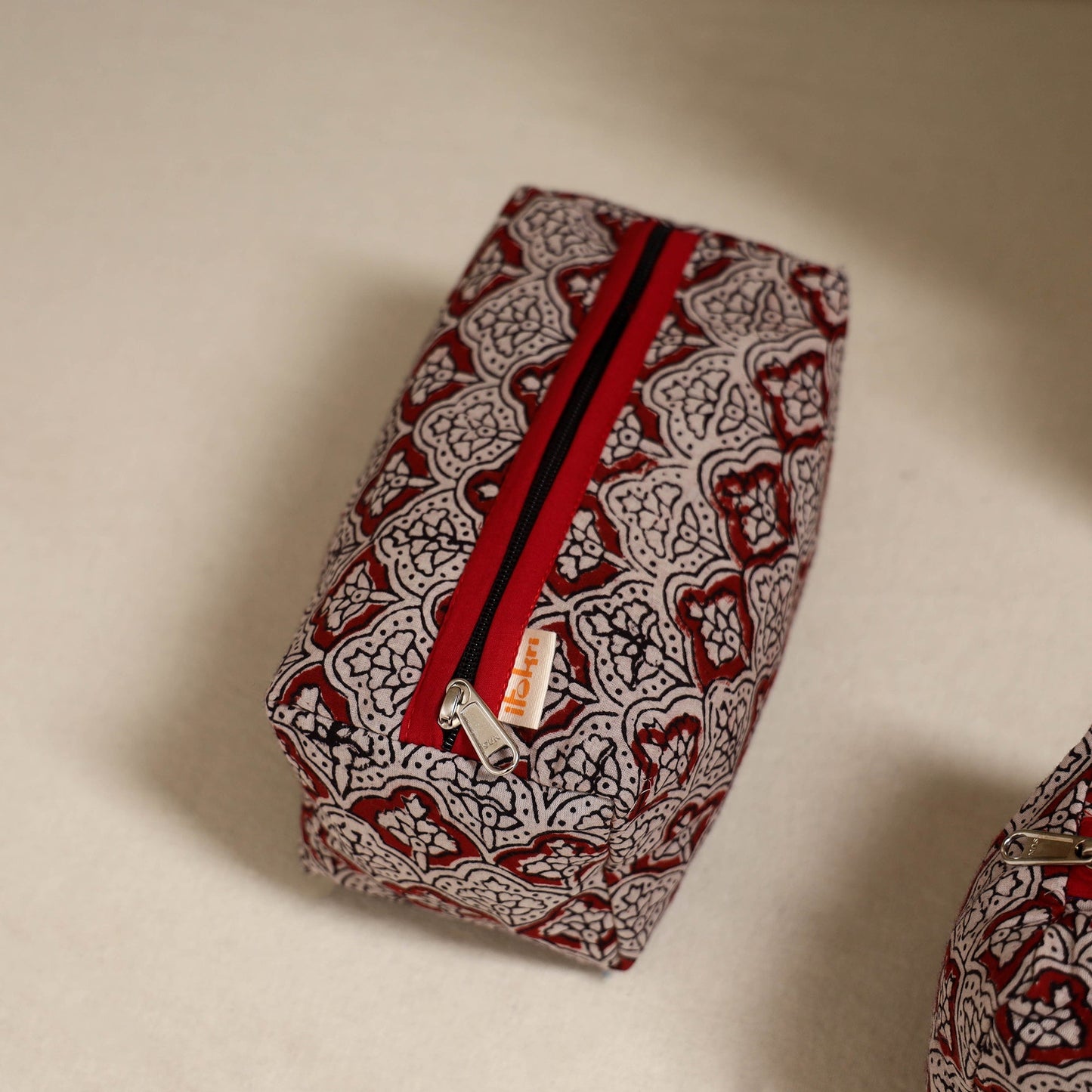 Handcrafted fabric toiletry bags (set of 3) 27