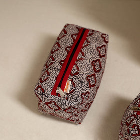 Handcrafted fabric toiletry bags (set of 3) 27