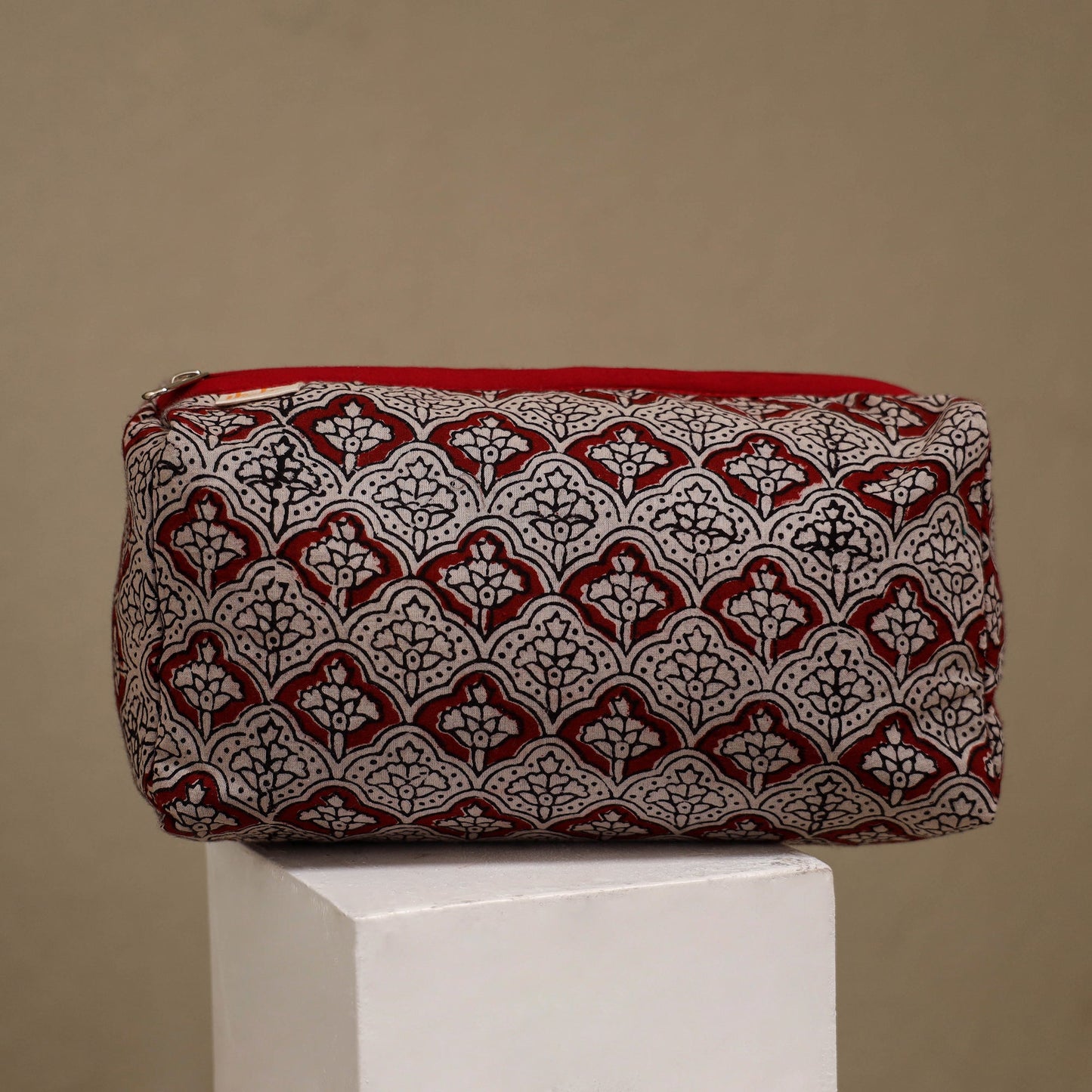 Handcrafted fabric toiletry bags (set of 3) 27