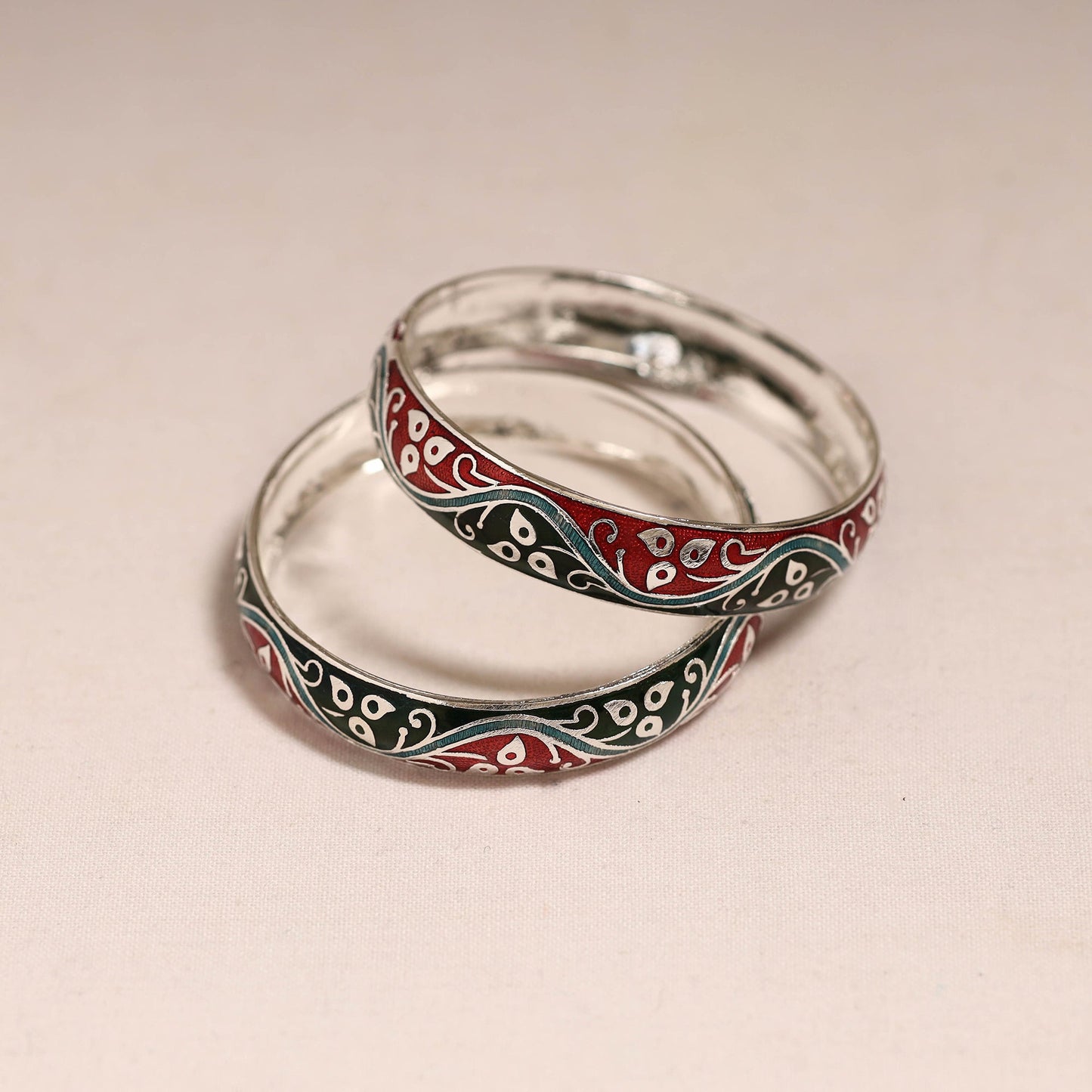 Handcrafted paka meenakari bangles (set of 2) 279
