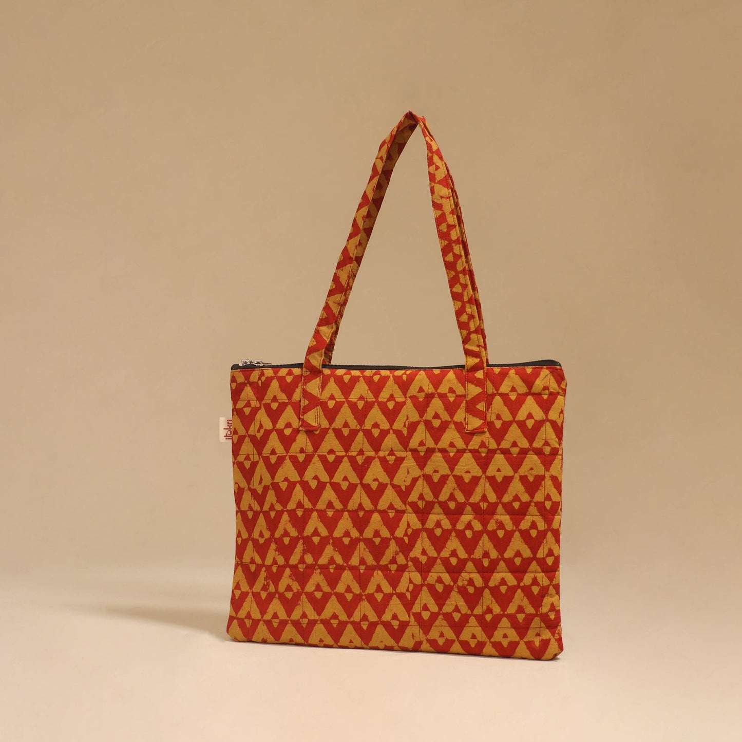 Handcrafted quilted handbag 02