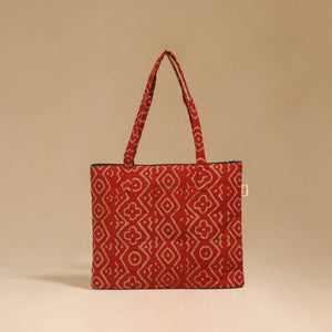 Handcrafted quilted handbag 03