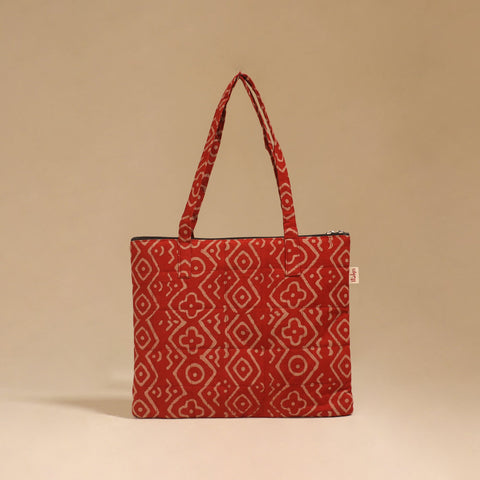 Handcrafted quilted handbag 03