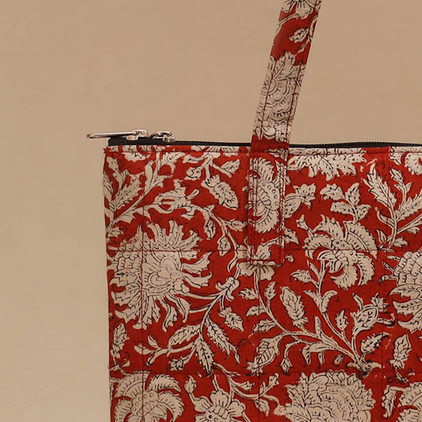 Handcrafted quilted handbag 04