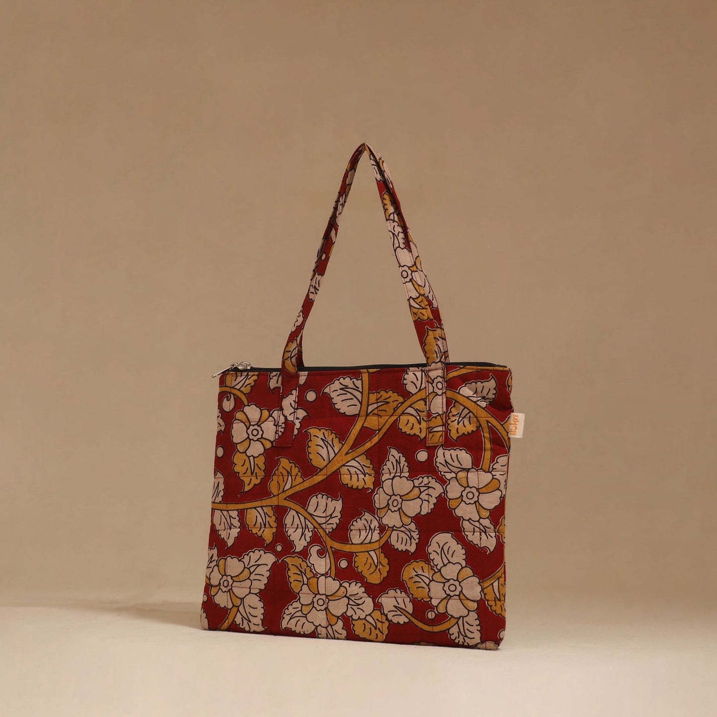 Handcrafted quilted handbag 06