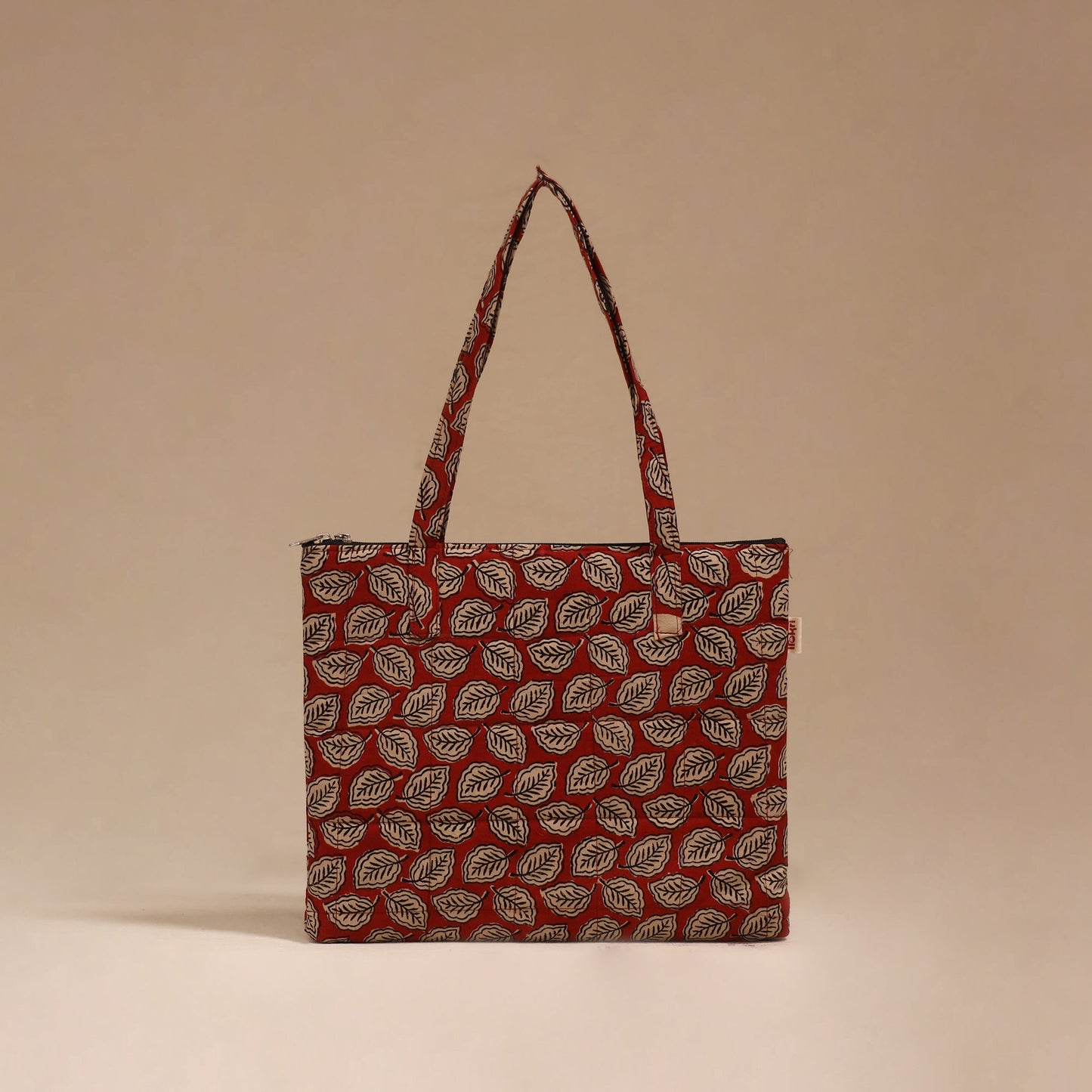 Handcrafted quilted handbag 07