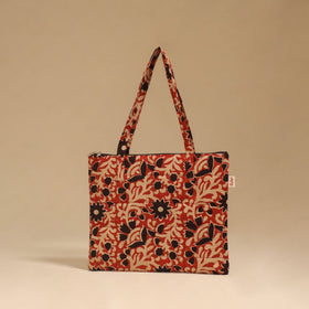 Handcrafted quilted handbag 07