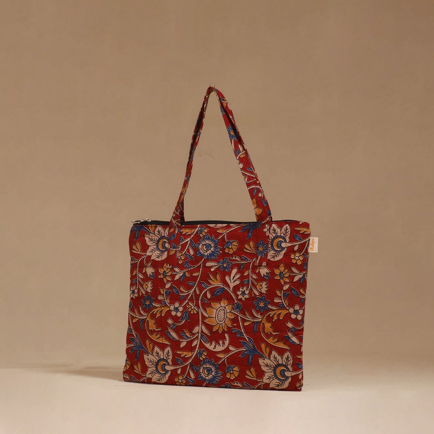 Handcrafted quilted handbag 07