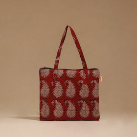 Handcrafted quilted handbag 101