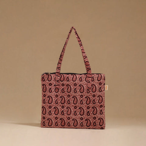 Handcrafted quilted handbag 105