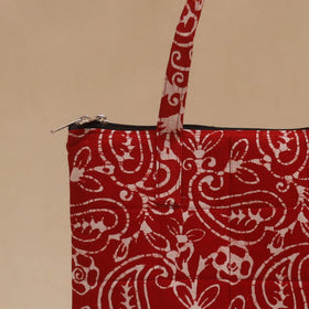 Handcrafted quilted handbag 18