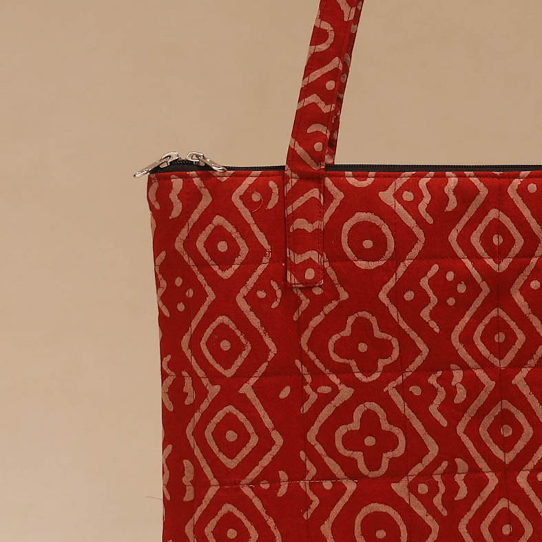 Handcrafted quilted handbag 27
