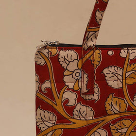 Handcrafted quilted handbag 31