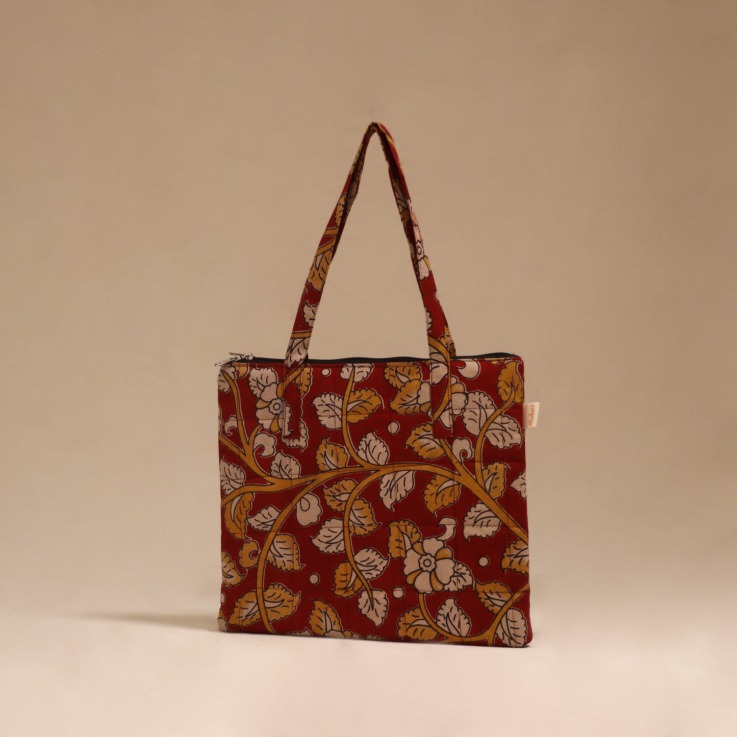 Handcrafted quilted handbag 31