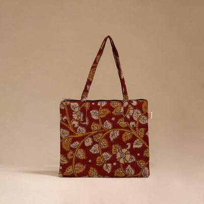 Handcrafted quilted handbag 31