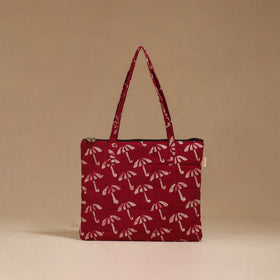 Handcrafted quilted handbag 44