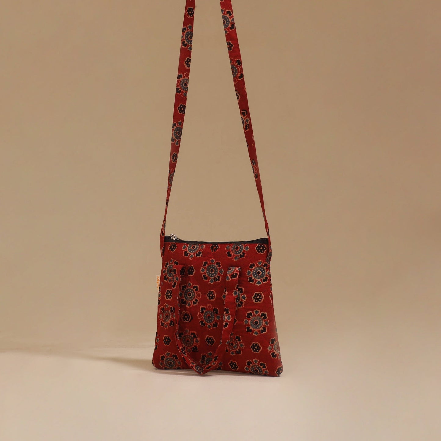 Handcrafted quilted sling bag 08