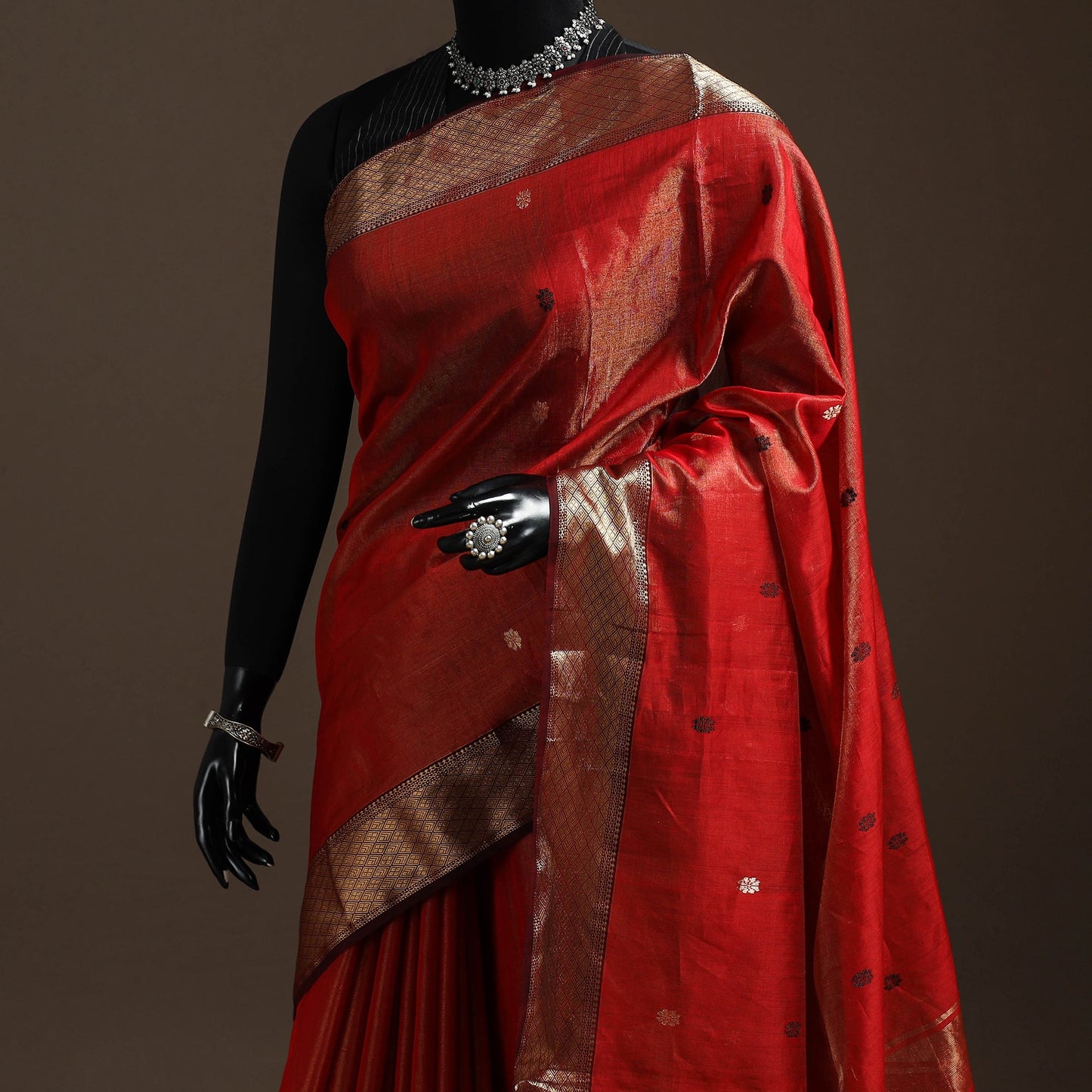 Red - handloom buti tissue zari maheshwari saree