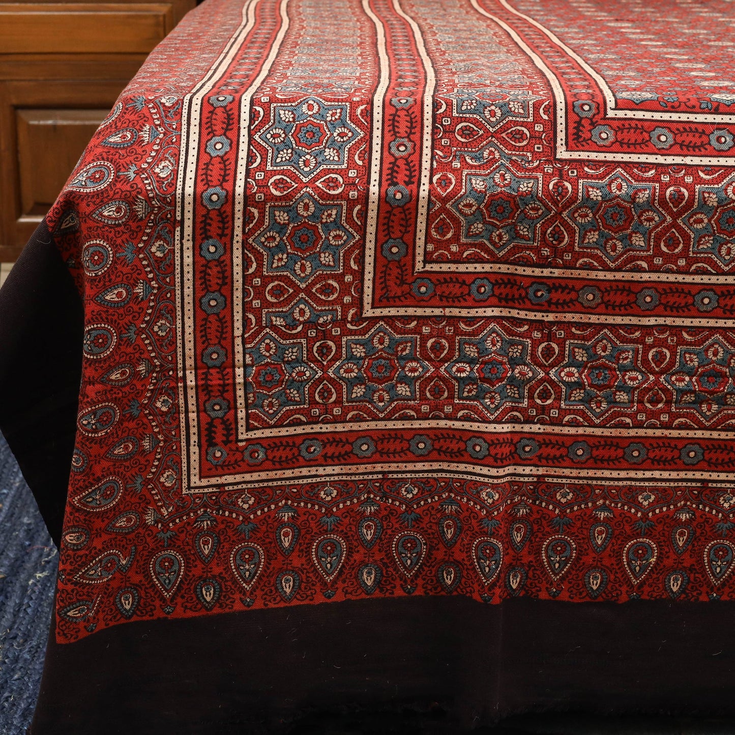 Red - handloom cotton double bed sheet (108 x 90 in) 04