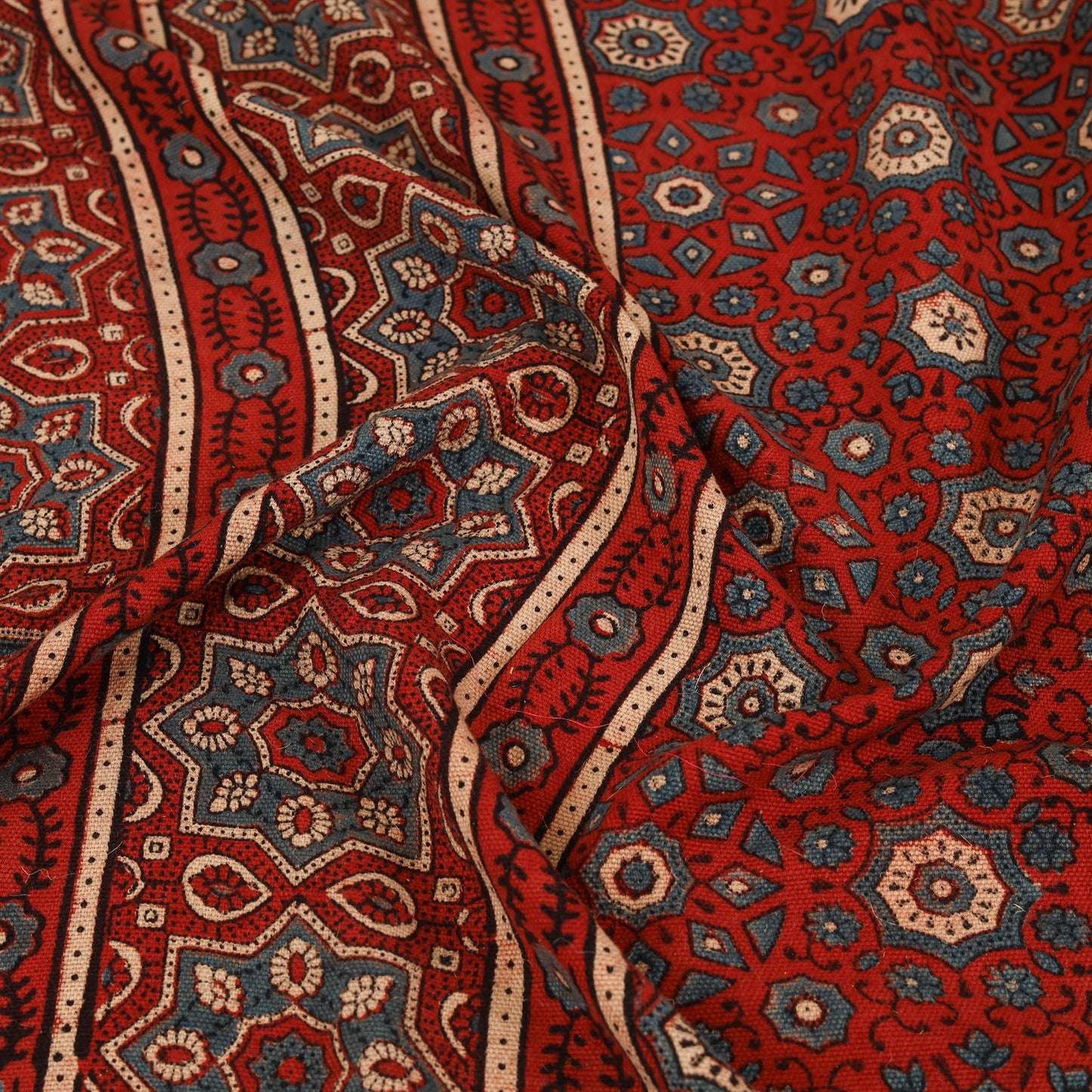 Red - handloom cotton double bed sheet (108 x 90 in) 04