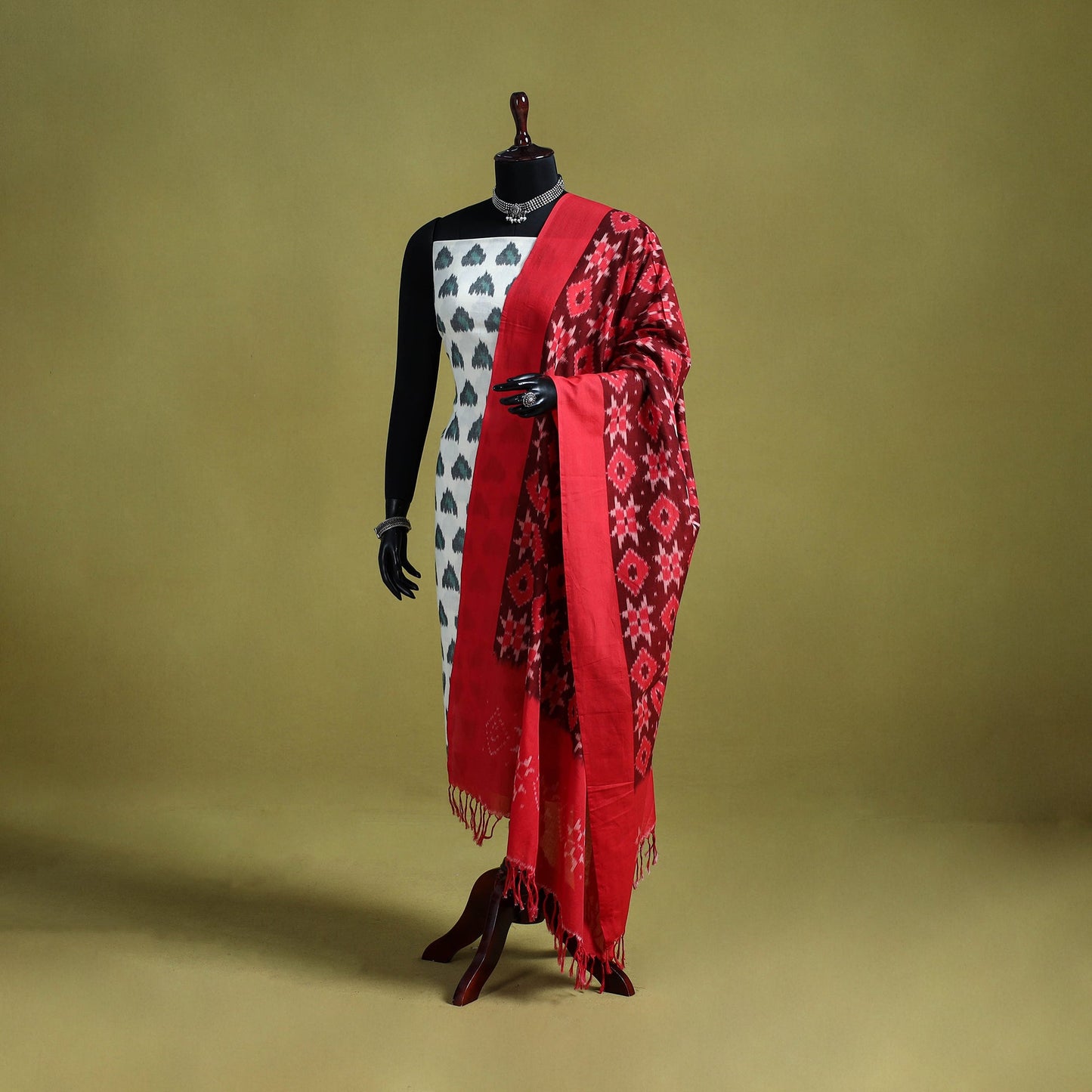 Red - handloom cotton pochampally ikat dupatta 07