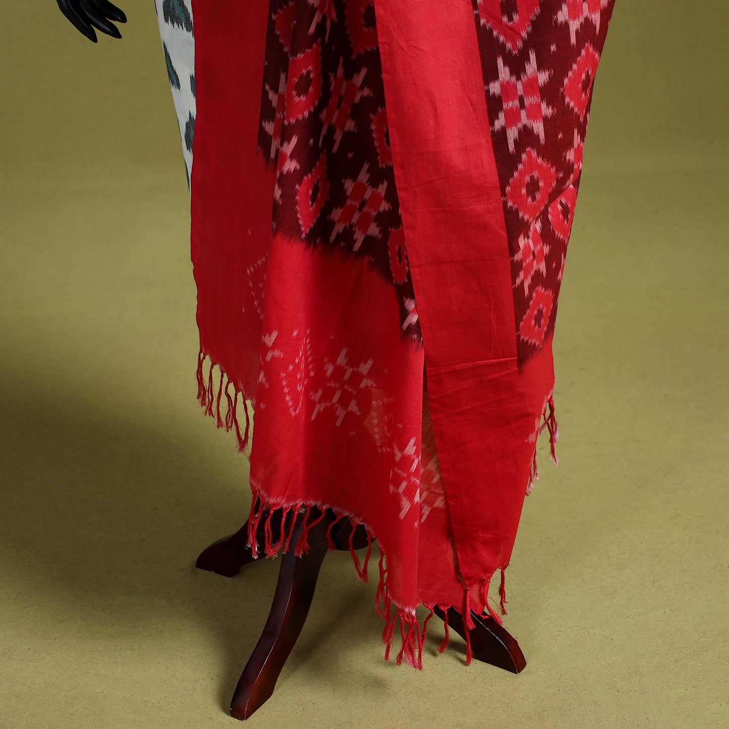 Red - handloom cotton pochampally ikat dupatta 07
