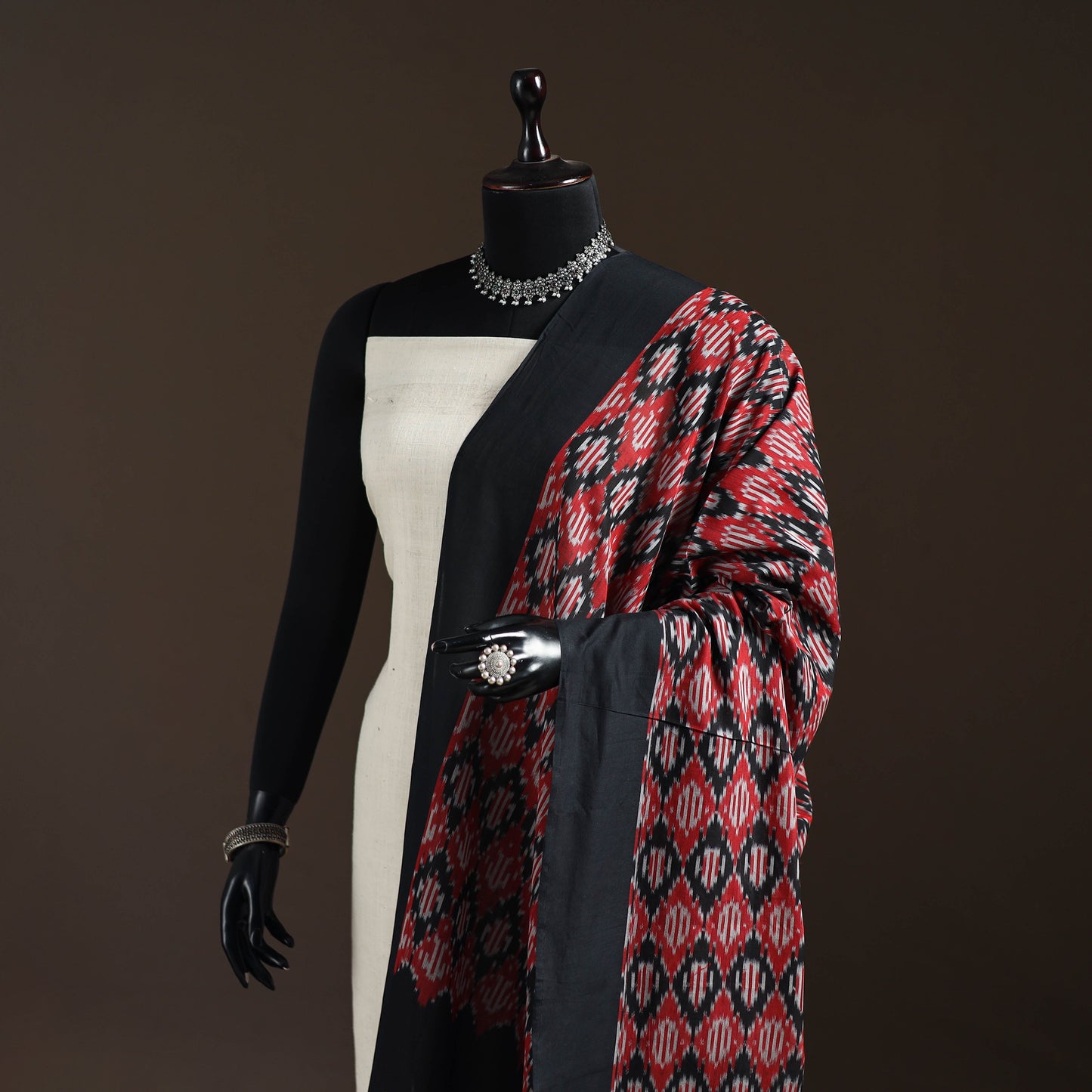 Handloom cotton pochampally ikat dupatta 10 - handcrafted