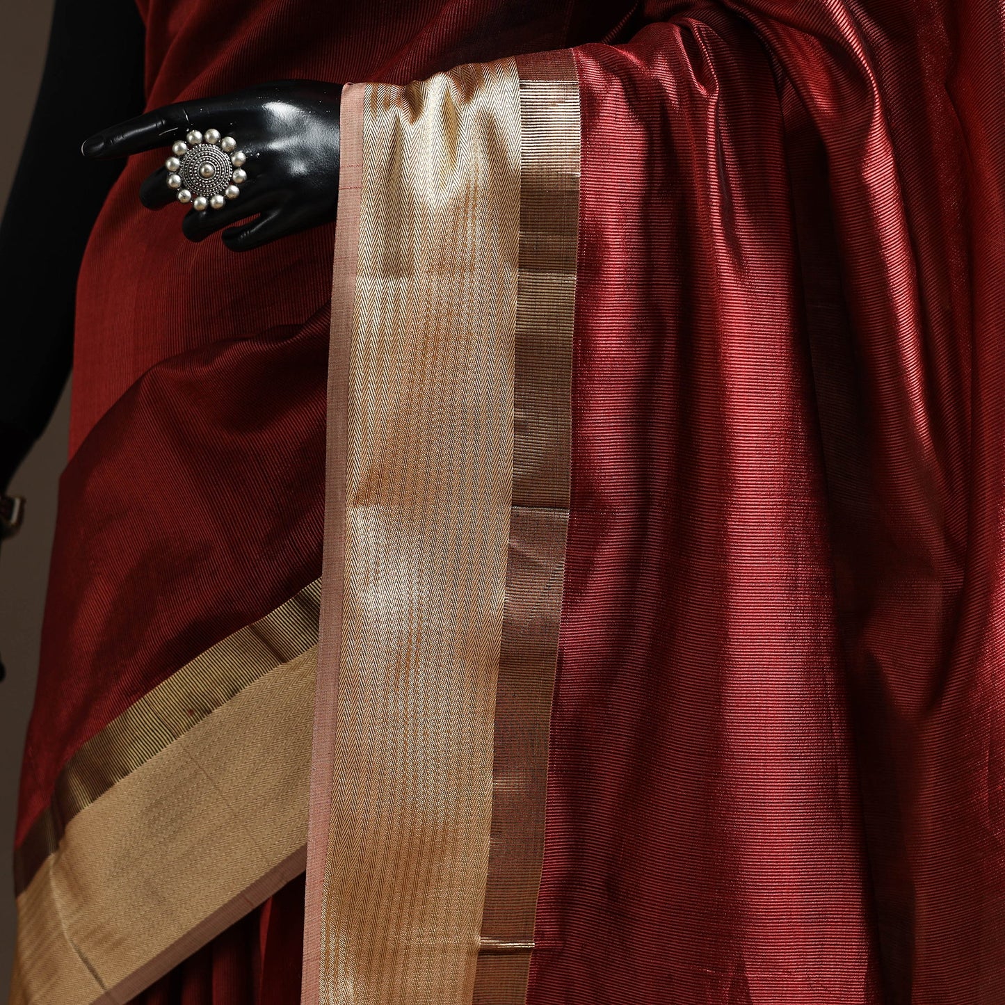 Red - handloom maheshwari saree with ghicha pallu resham