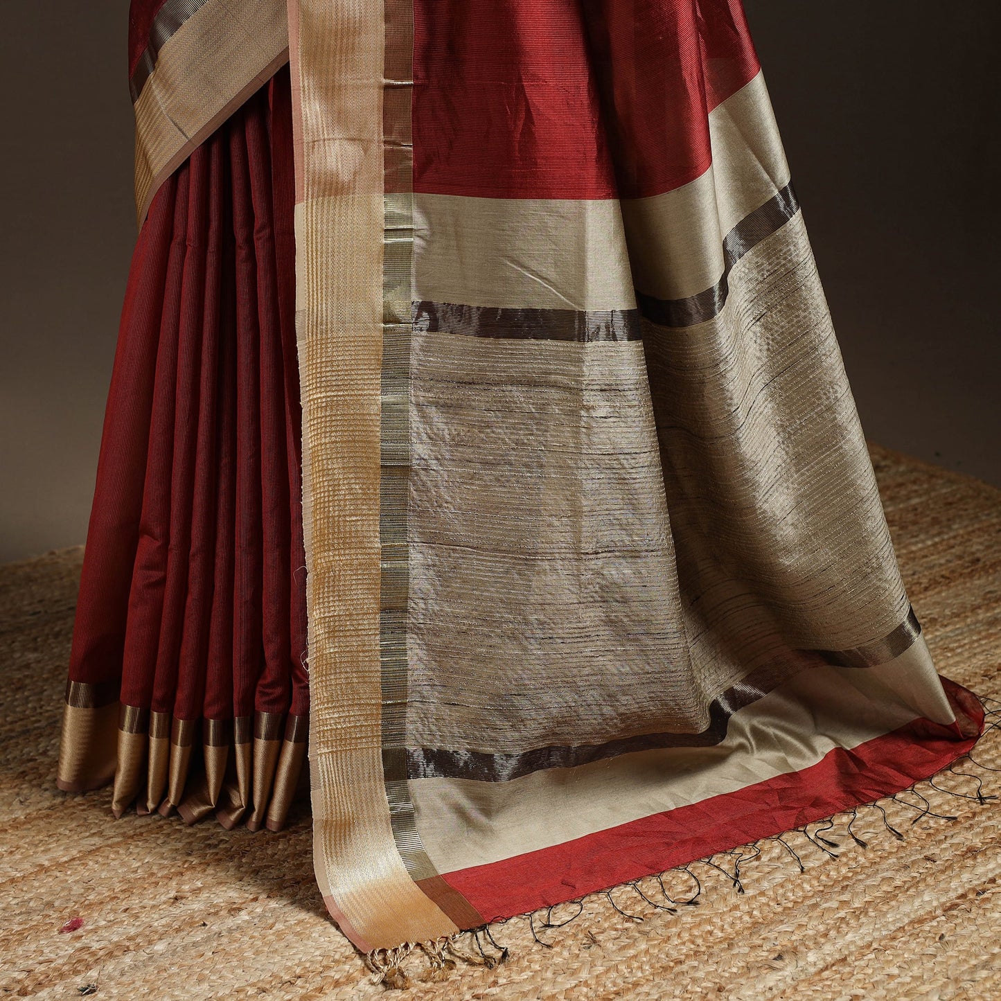 Red - handloom maheshwari saree with ghicha pallu resham