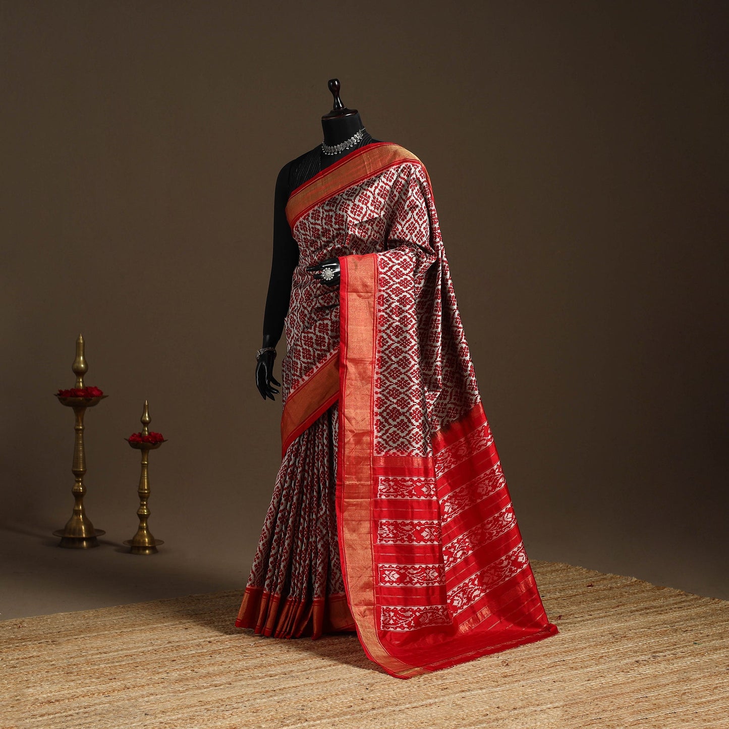 Handloom mulberry silk patola ikat pochampally saree 01