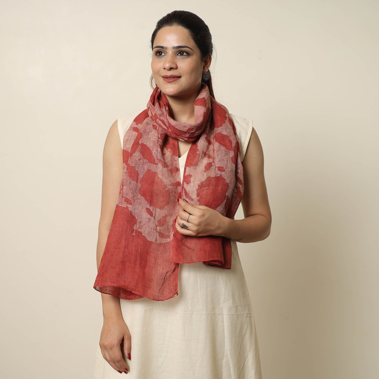 Red - handloom natural dyed linen bindaas stole 03