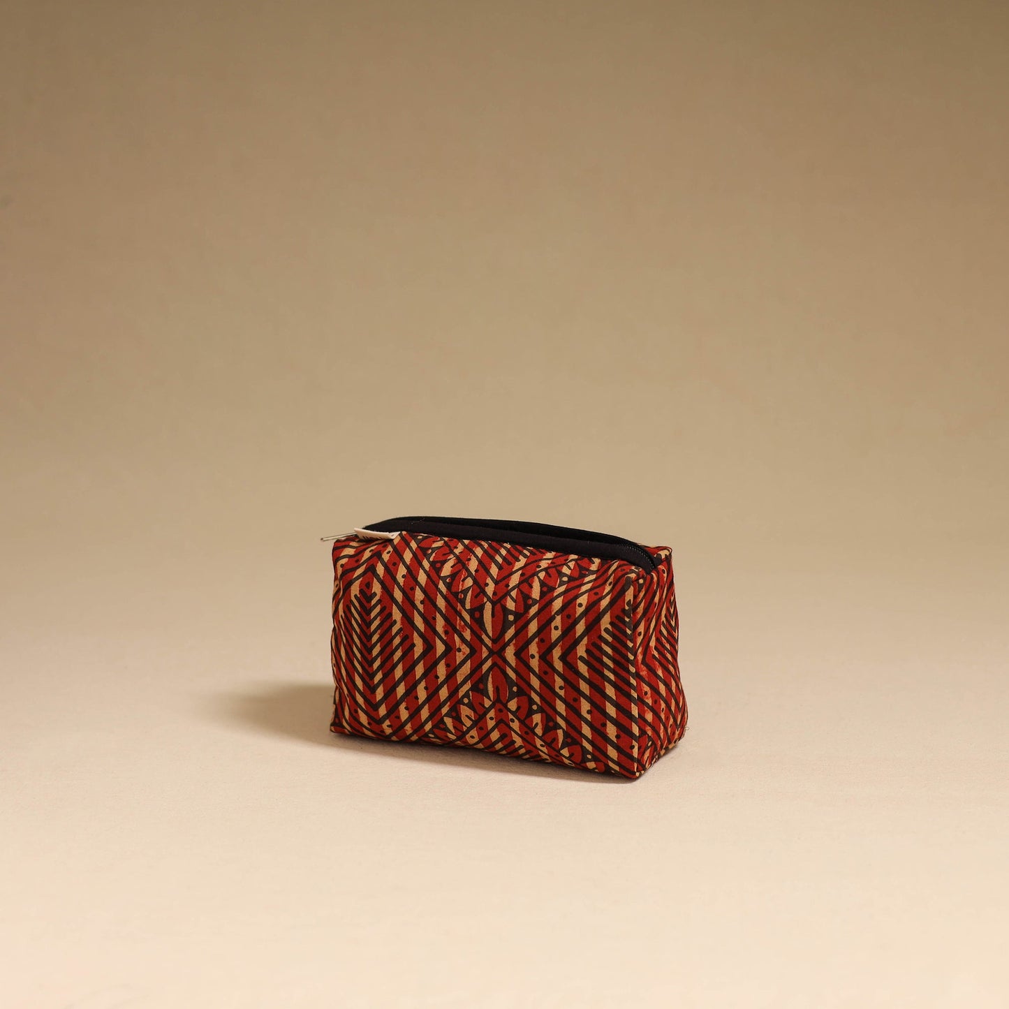 Red - handmade cotton toiletry pouch 04 - handcrafted