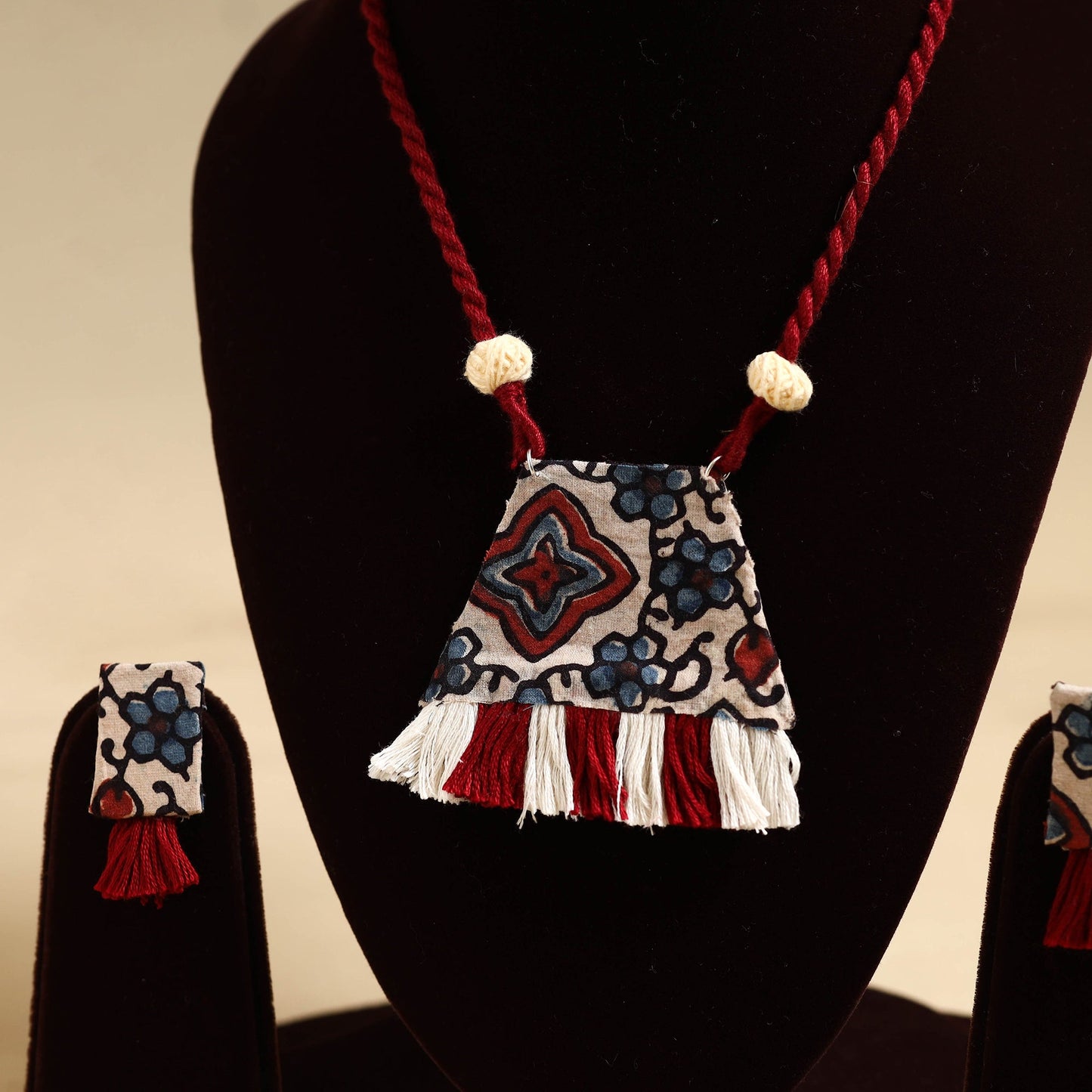 Buy Handmade Fabart Necklace Set