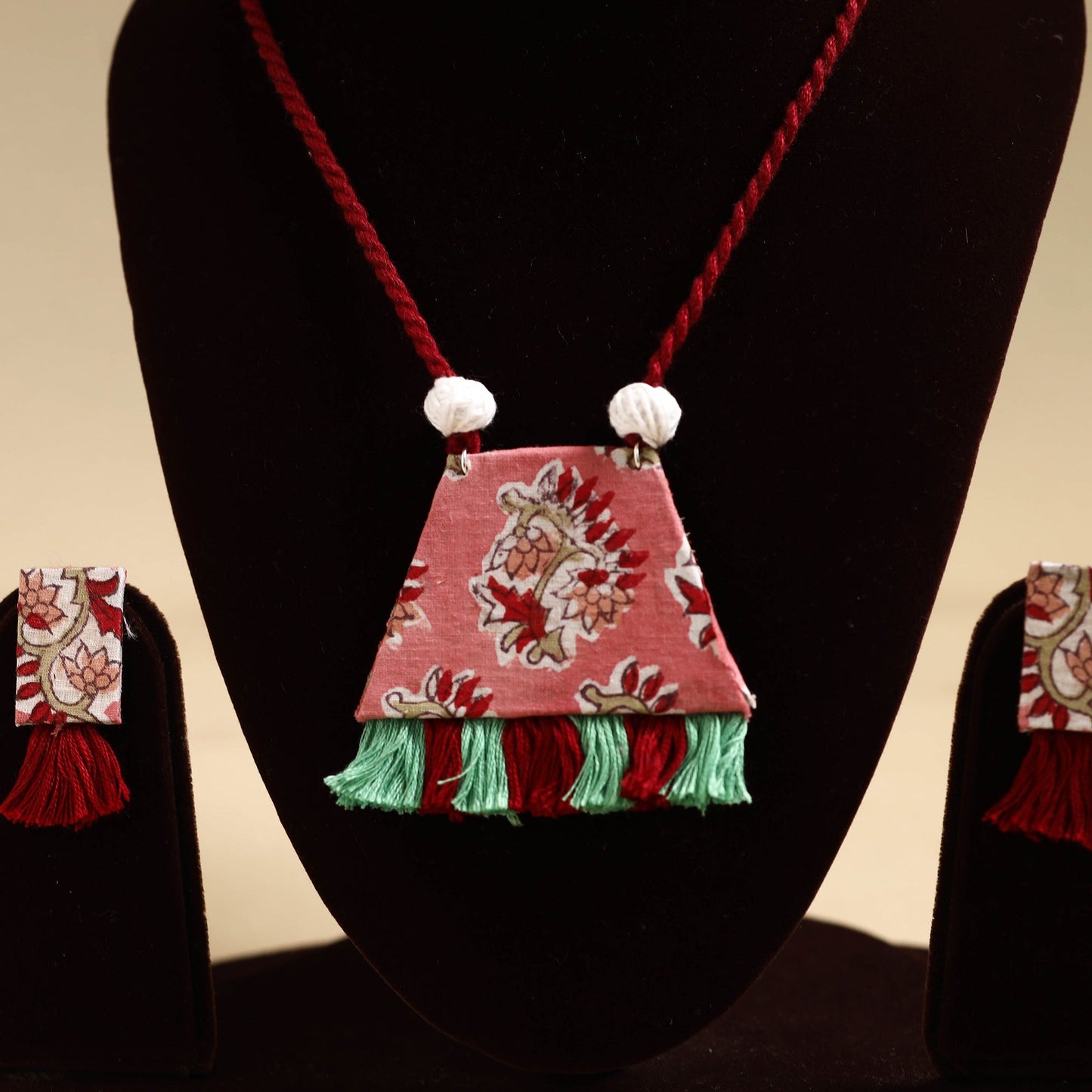  Handmade Fabart Necklace Set