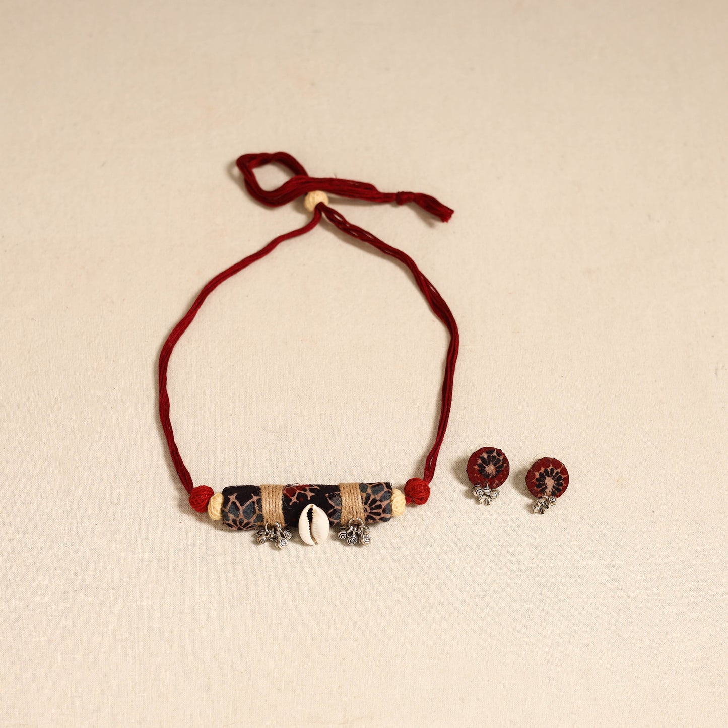 Red - handmade fabart shell necklace set 26 - handcrafted