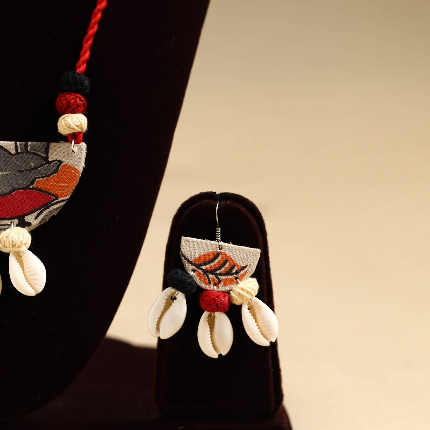  Handmade Fabart Shell Necklace Set