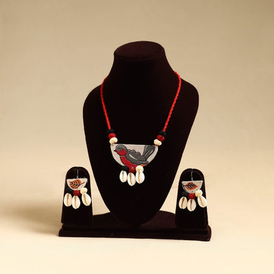 Buy Handmade Fabart Shell Necklace Set