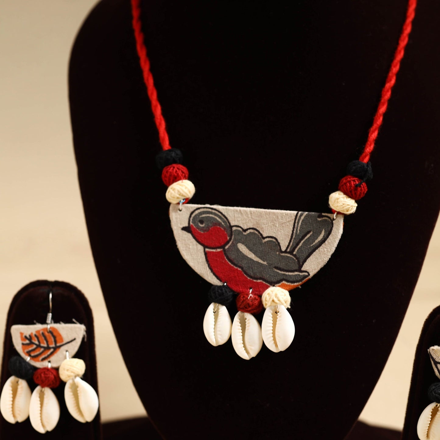 Buy Handmade Fabart Shell Necklace Set