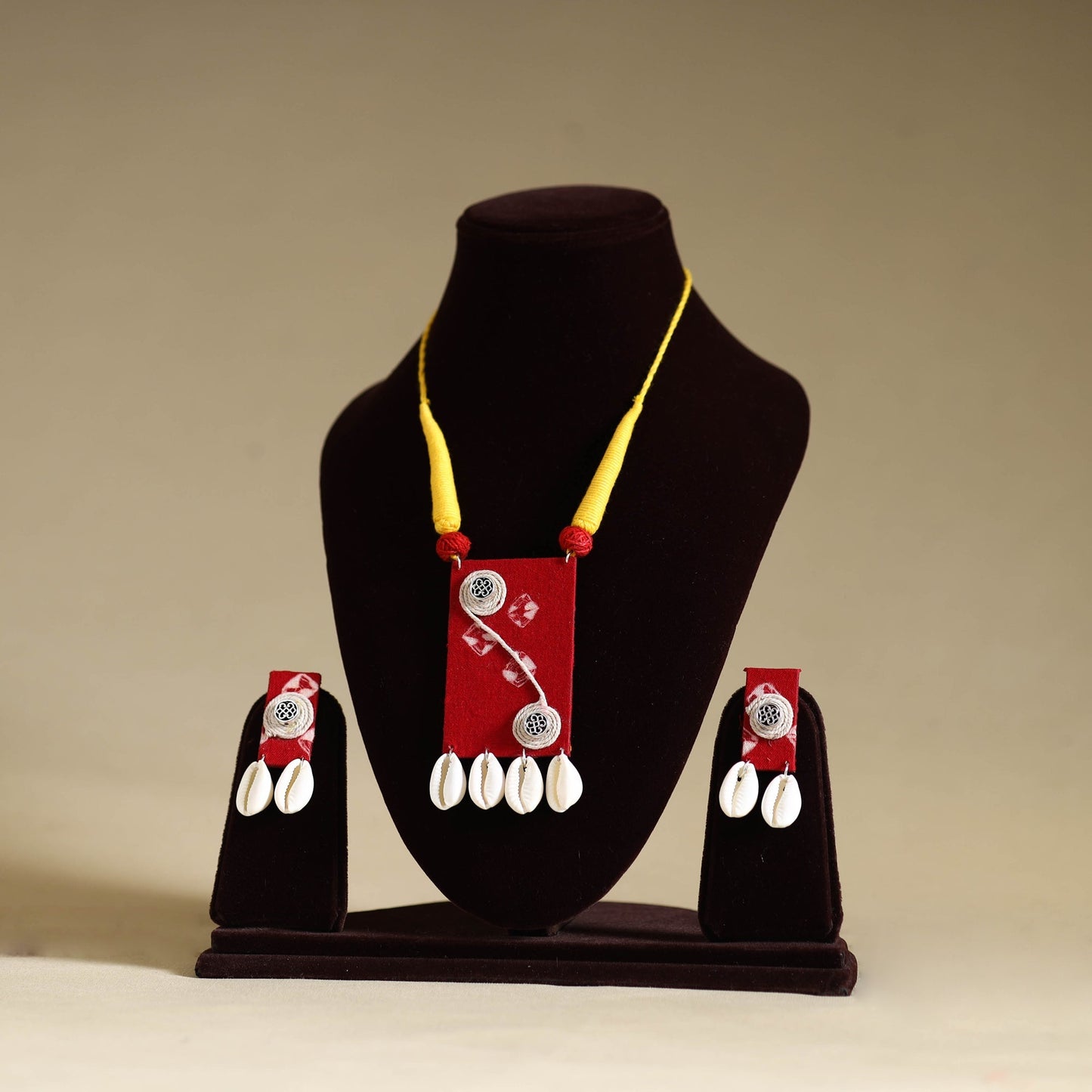Buy Handmade Shell Work Fabart Necklace Set