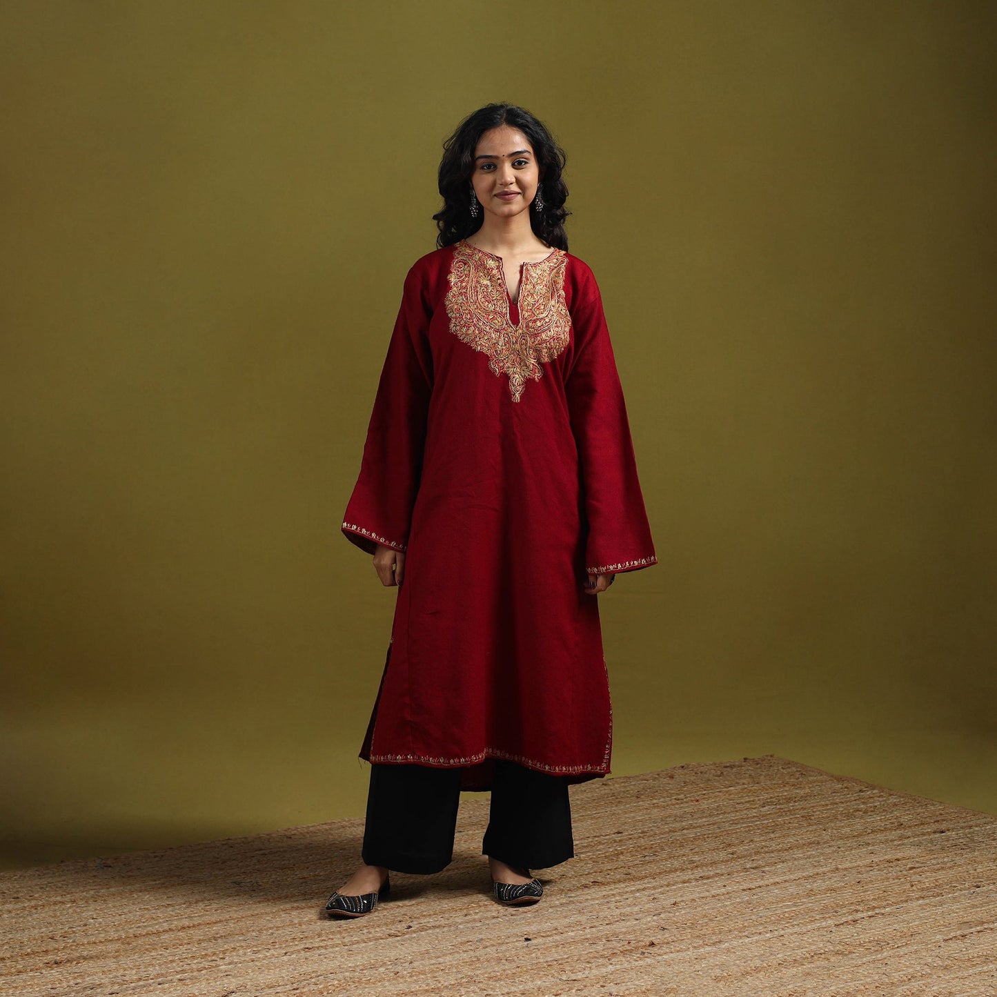 Handwoven sozni hand embroidered kashmiri merino wool