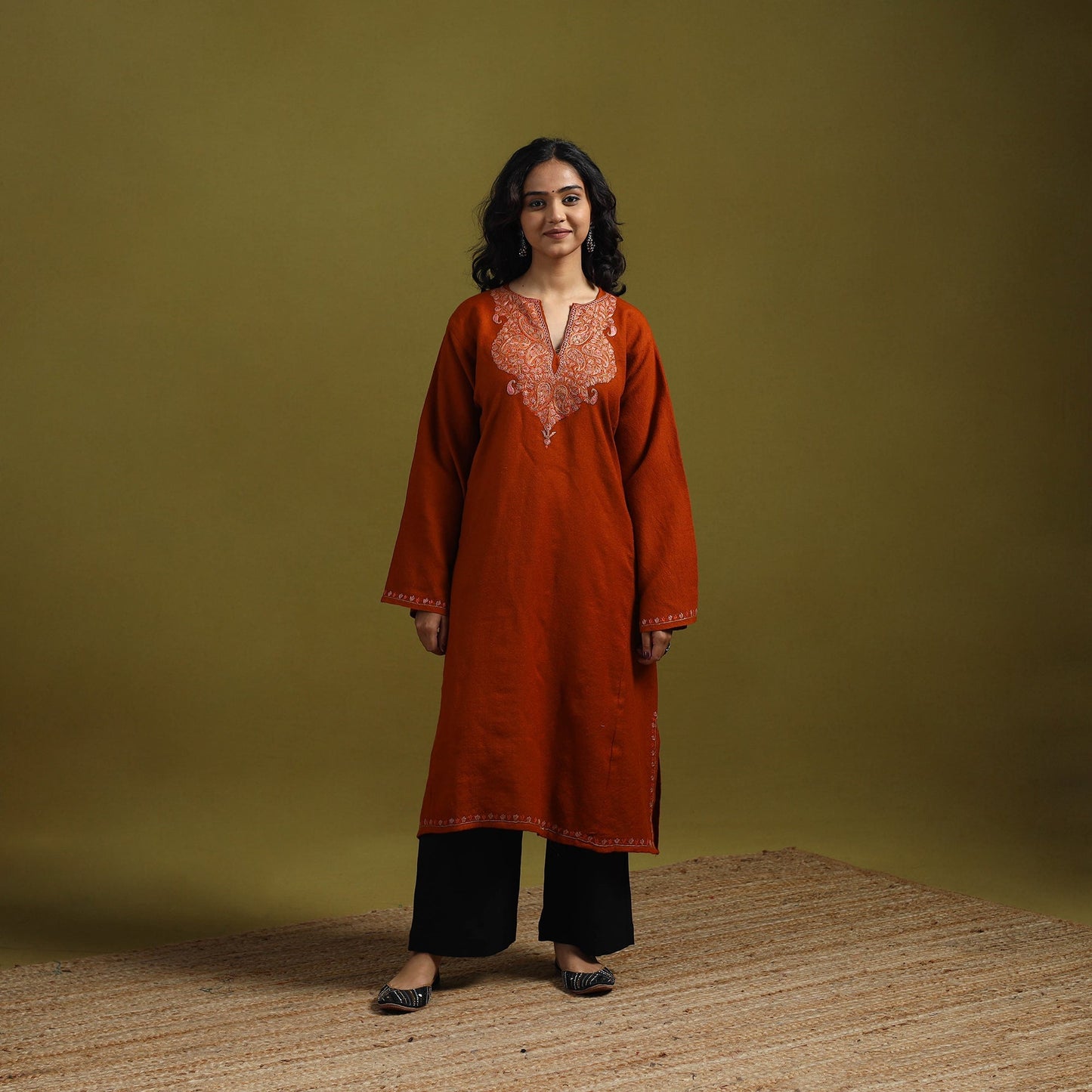 Handwoven sozni hand embroidered kashmiri merino wool