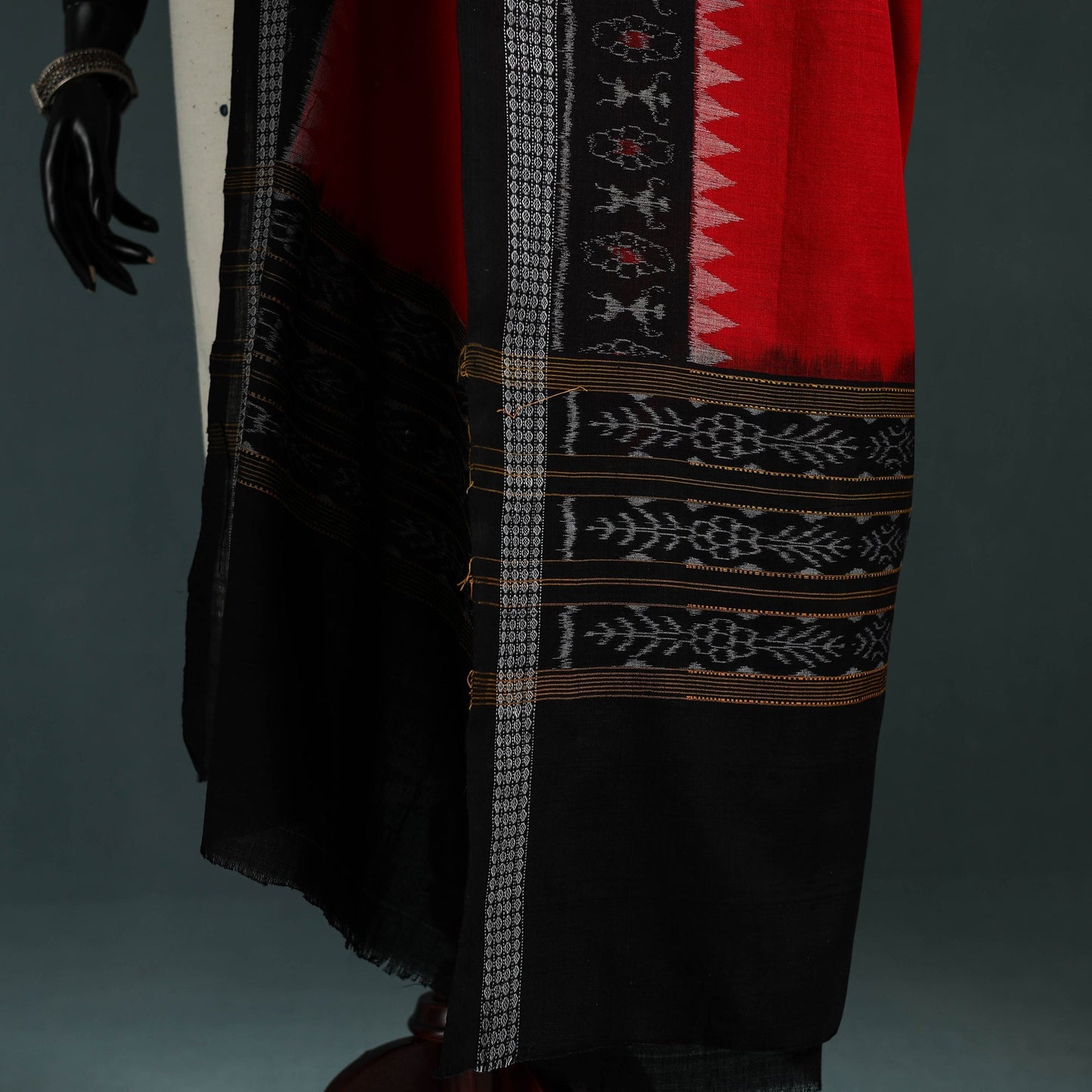 Ikat handloom cotton sambalpuri dupatta 02 - handcrafted