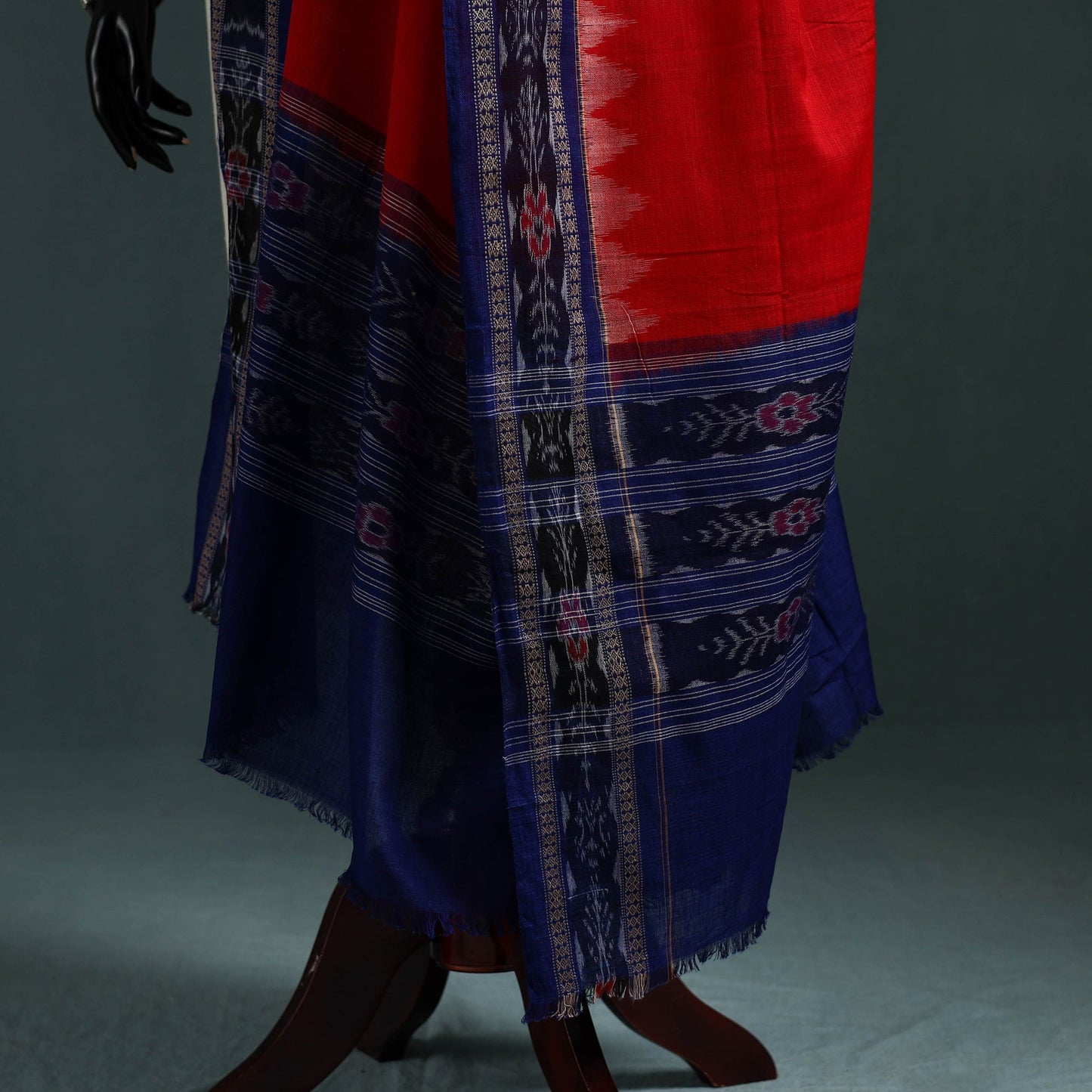 Ikat handloom cotton sambalpuri dupatta 12 - handcrafted