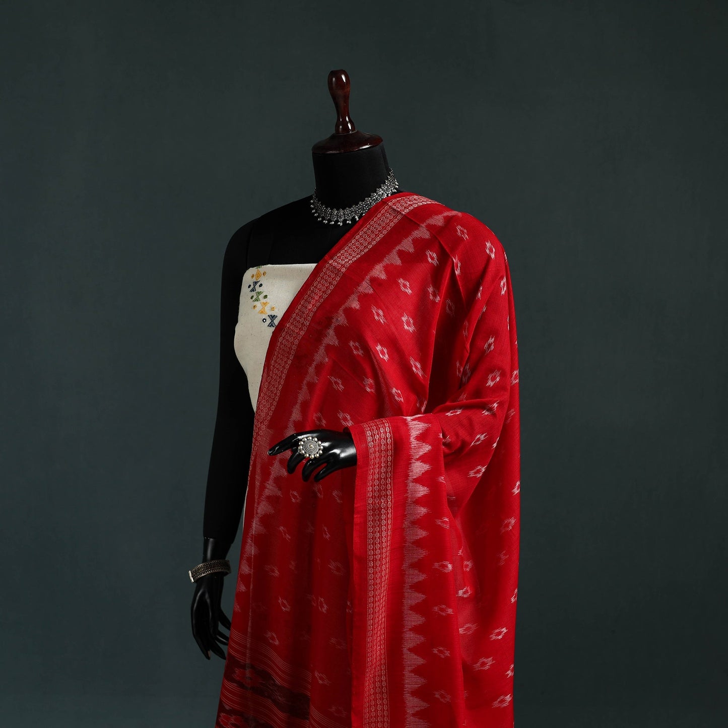 Ikat handloom cotton sambalpuri dupatta 18 - handcrafted